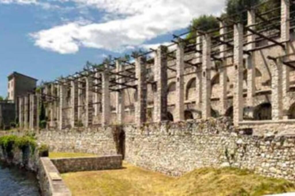 Villatullia Mit Seesicht Gardasee Hébergement de vacances *