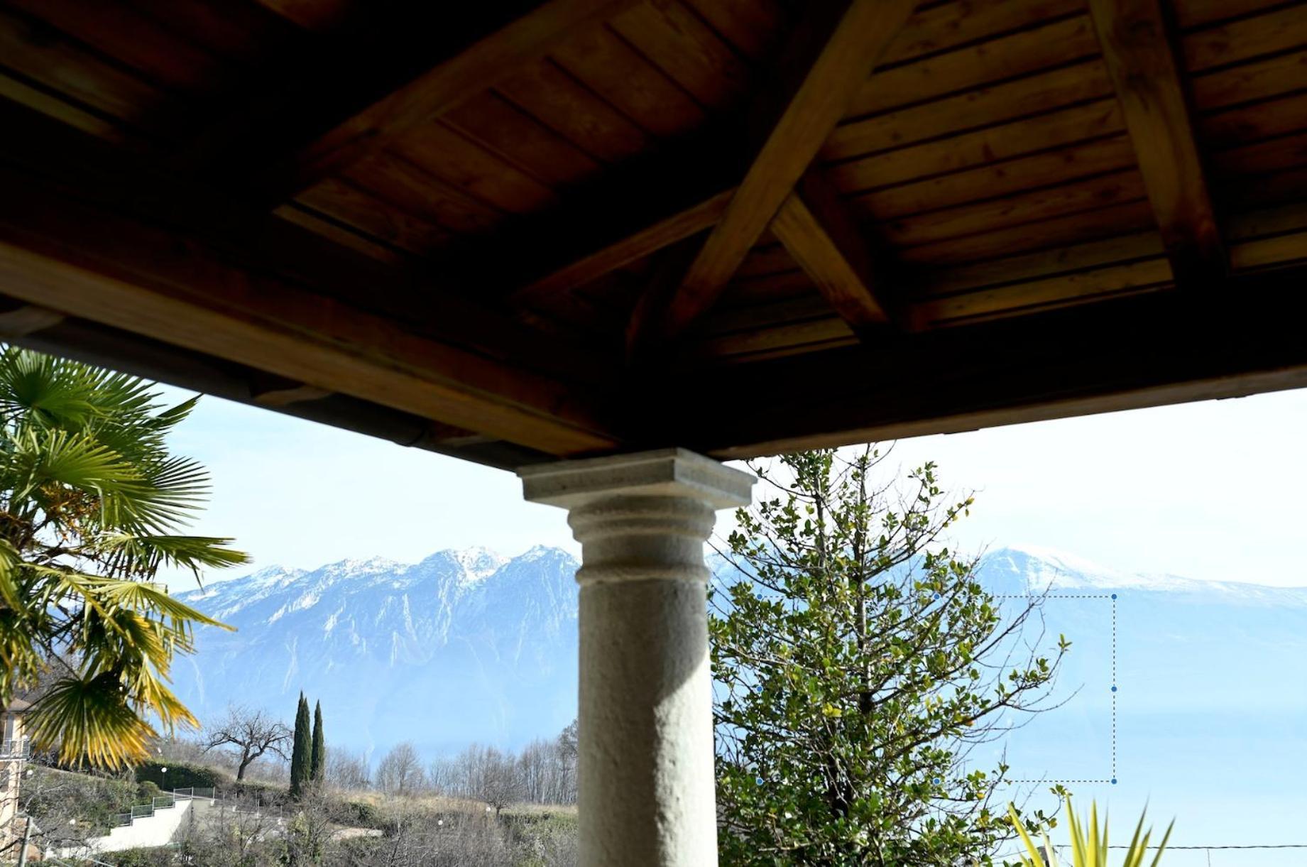 Villatullia Mit Seesicht Gardasee Tignale
